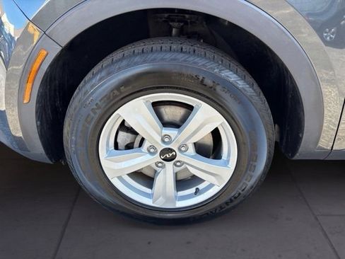 Certified 2023 Kia Sorento LX AWD/4WD image 8