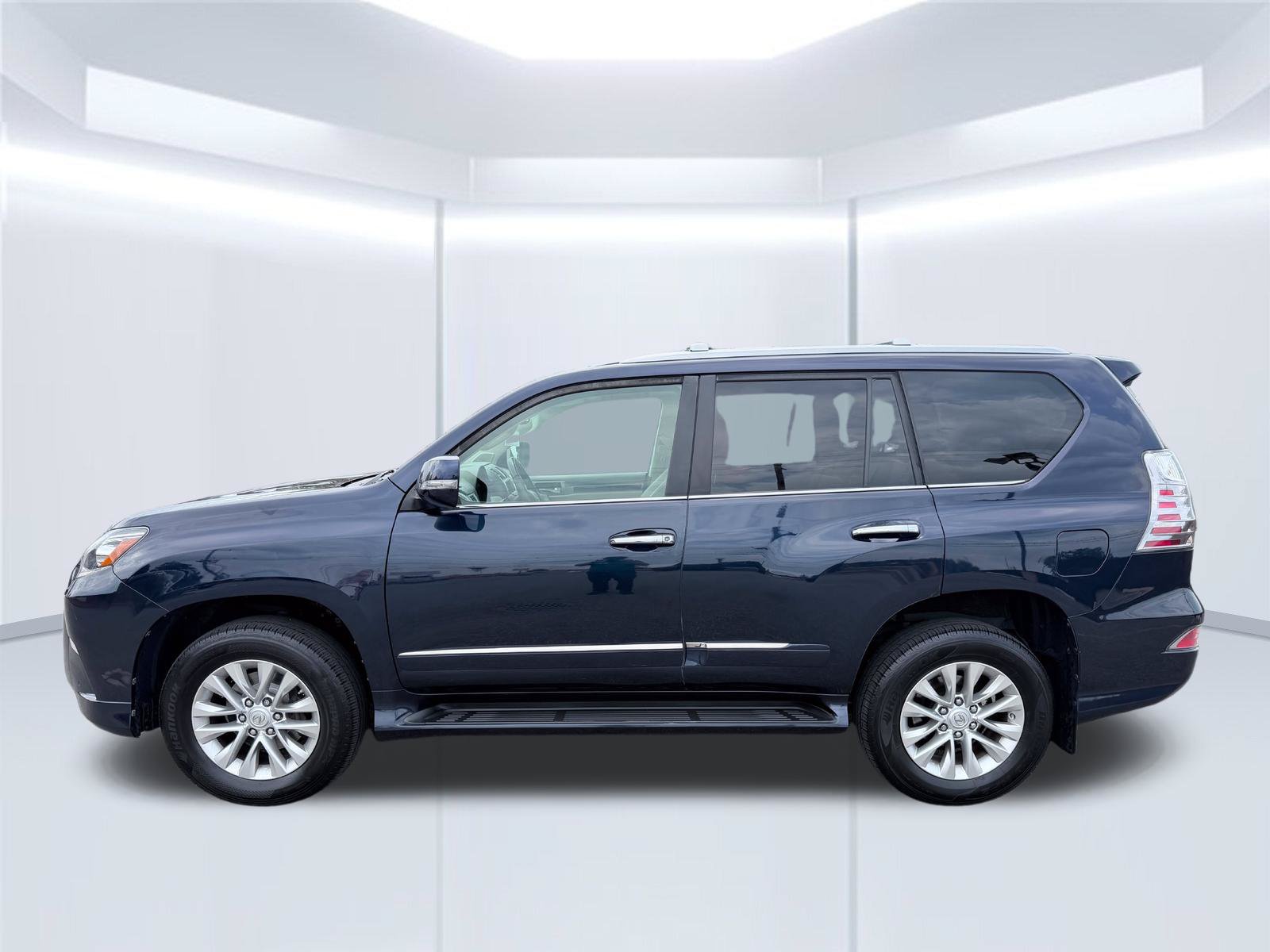 Used 2019 Lexus GX 460 Premium w/ Premium Package AWD/4WD image 8