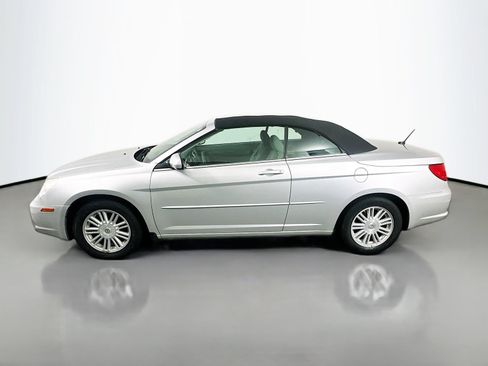 Used 2008 Chrysler Sebring Touring FWD image 4