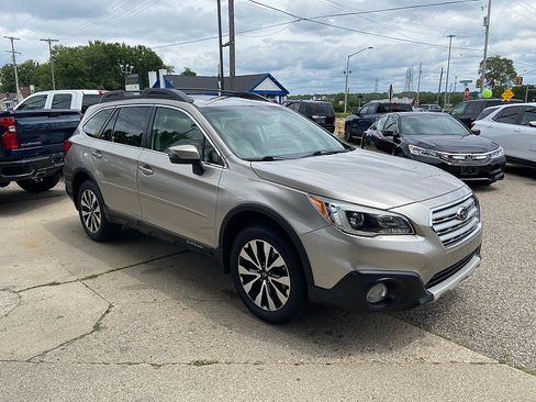 Used 2015 Subaru Outback 3.6R Limited AWD/4WD image 6