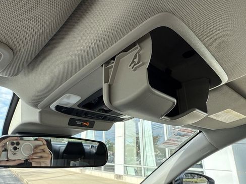 Used 2025 Honda Accord SE image 28