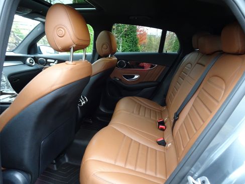 Used 2021 Mercedes-Benz GLC 300 GLC 300 image 19