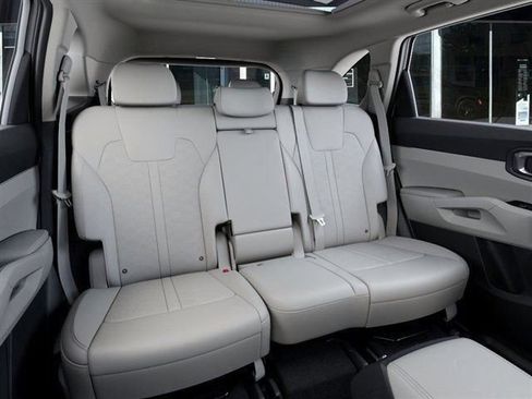 New 2026 Kia Sorento S w/ S Panoramic Sunroof Package AWD/4WD image 16