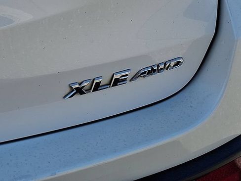 Used 2015 Toyota Highlander XLE AWD/4WD image 28
