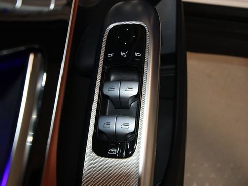 Used 2023 Mercedes-Benz GLC 300 image 6