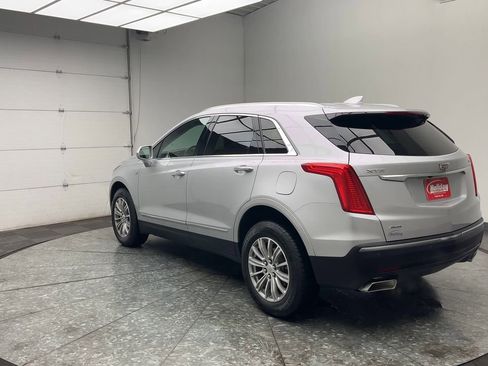 Used 2017 Cadillac XT5 Luxury image 2