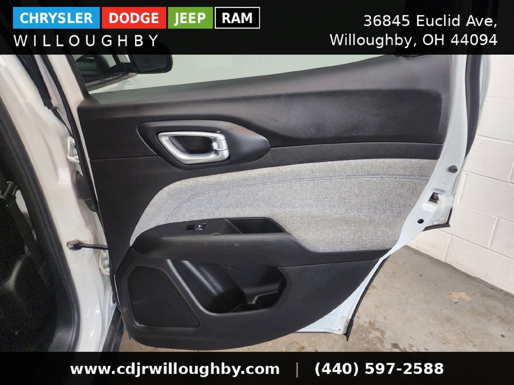 Used 2024 Jeep Compass Latitude AWD/4WD image 30