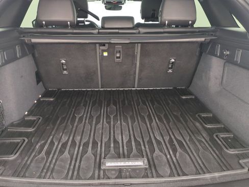 Certified 2026 Land Rover Range Rover Velar Dynamic SE image 6