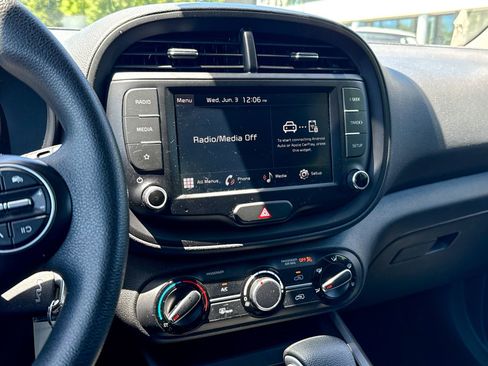 Certified 2023 Kia Soul LX FWD image 18