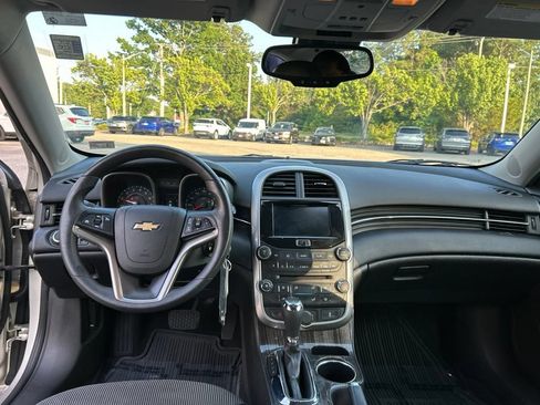 Used 2015 Chevrolet Malibu LT w/ Power Convenience Package FWD image 18