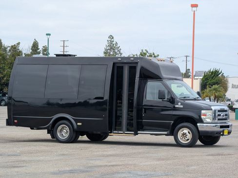 Used 2012 Ford E-350 and Econoline 350 Super Duty w/ Shuttle Bus Prep Pkg RWD image 1