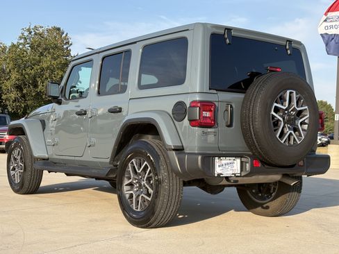 Used 2024 Jeep Wrangler Sahara w/ Dual Top Group image 8