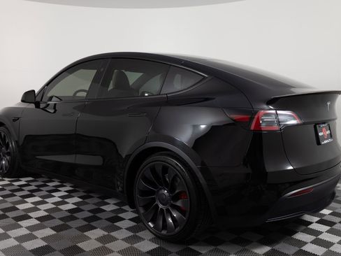 Used 2024 Tesla Model Y Performance AWD/4WD image 4