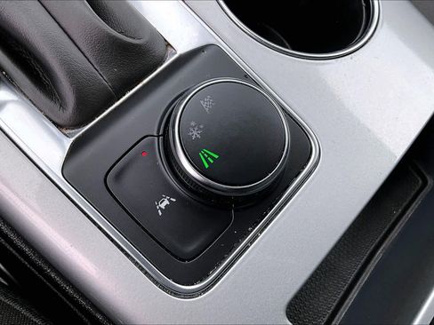 Used 2025 Chevrolet Blazer LT FWD image 32