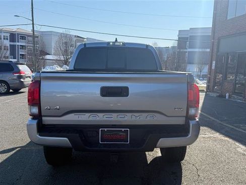Used 2020 Toyota Tacoma SR5 image 17