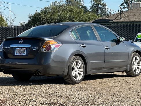 Used 2012 Nissan Altima 3.5 SR w/ Sport Pkg image 3