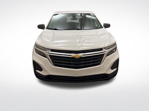 Used 2023 Chevrolet Equinox LS image 2