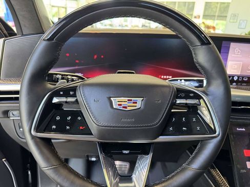 Used 2025 Cadillac Escalade V w/ LPO, ONYX Package AWD/4WD image 13