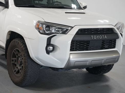 Used 2023 Toyota 4Runner TRD Off-Road Premium w/ Moonroof Package AWD/4WD image 4