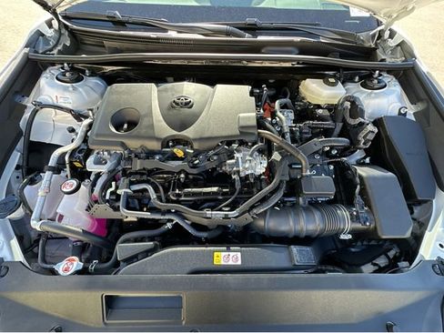 Used 2025 Toyota Camry SE w/ Convenience Package image 28