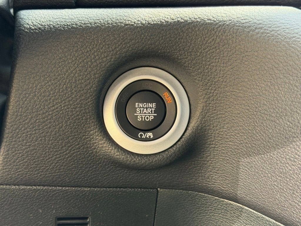 New 2026 Chrysler Pacifica Select FWD image 24