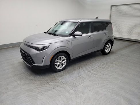 Used 2024 Kia Soul LX w/ Option Group 015 image 2