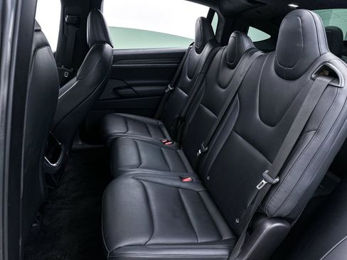 Used 2022 Tesla Model X image 39