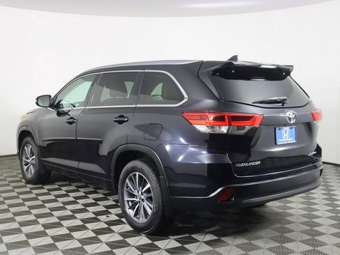 Used 2018 Toyota Highlander XLE image 10