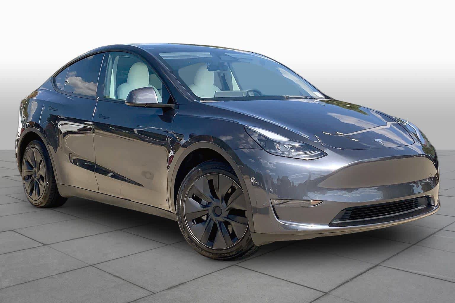 Used 2025 Tesla Model Y Long Range AWD/4WD image 2
