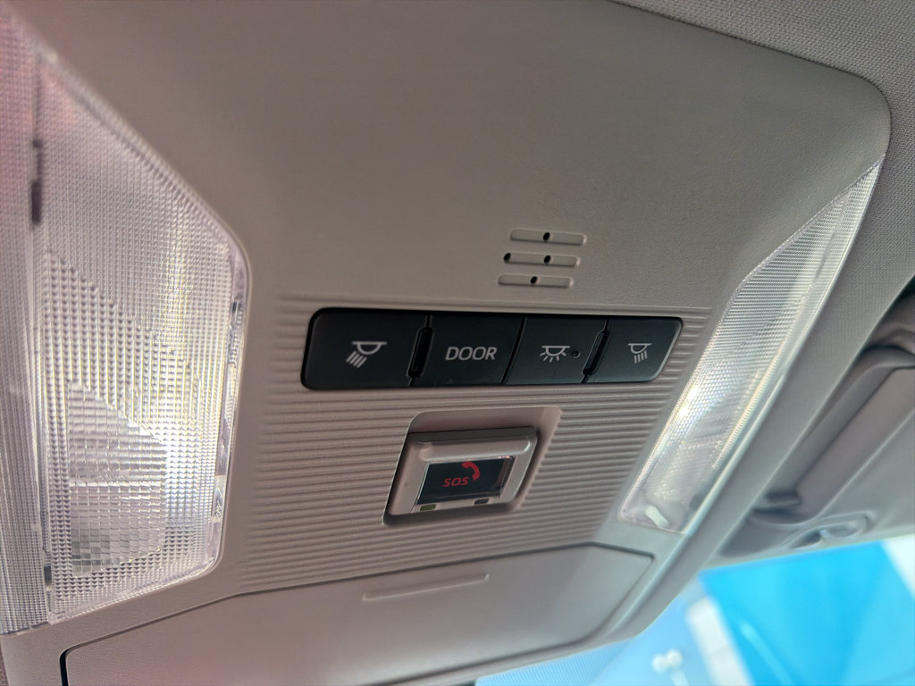Used 2025 Toyota RAV4 XLE AWD/4WD image 19