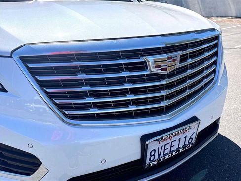 Used 2019 Cadillac XT5 Platinum AWD/4WD image 32
