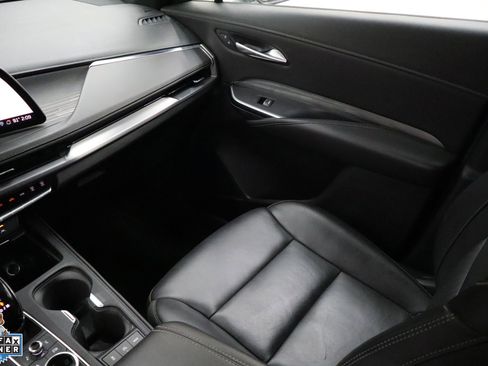 Used 2025 Cadillac XT4 Premium Luxury FWD image 23