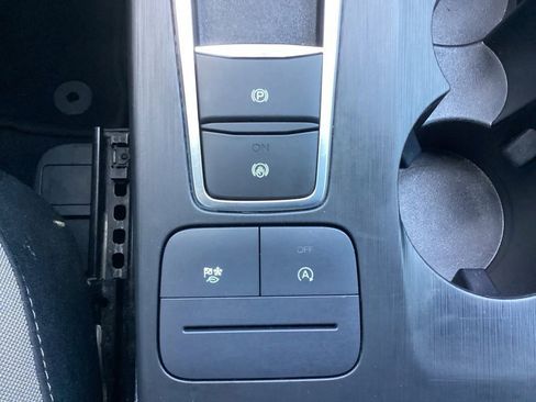 Used 2022 Ford Escape SE image 54