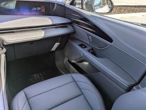 New 2026 Lincoln Nautilus Premier AWD/4WD image 17