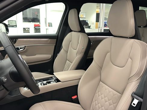 New 2026 Volvo XC90 T8 Plus w/ Protection Package Premier AWD/4WD image 23