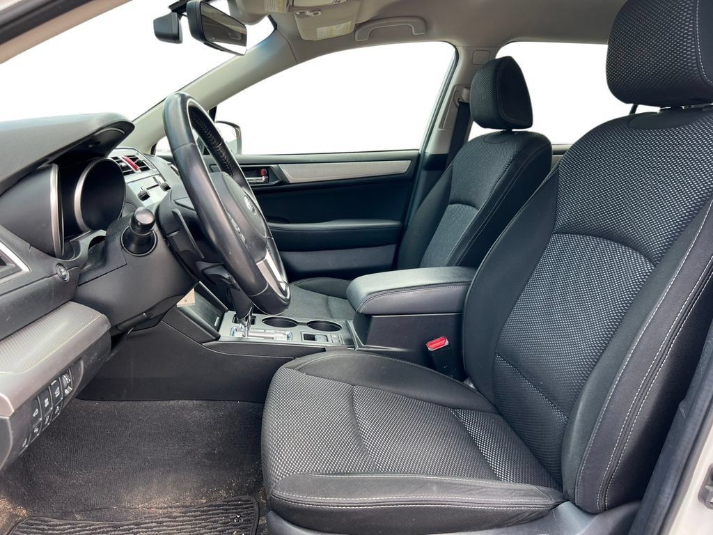 Used 2017 Subaru Outback 2.5i Premium AWD/4WD image 6