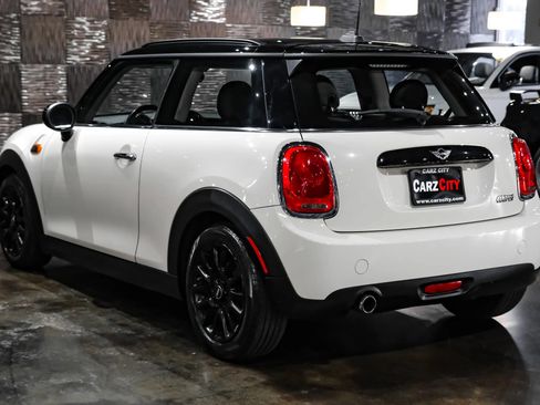 Used 2017 MINI Cooper 2-Door Hardtop FWD image 9