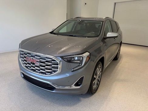 Used 2018 GMC Terrain Denali w/ Advanced Safety Package AWD/4WD image 3
