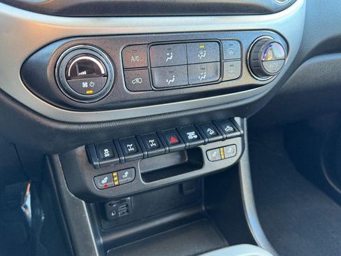 Used 2022 Chevrolet Colorado ZR2 image 19