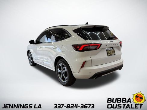 Used 2023 Ford Escape ST-Line w/ Tech Pack #1 FWD image 3