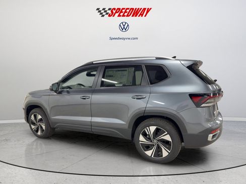 New 2026 Volkswagen Taos SE AWD/4WD image 7