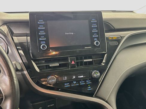 Used 2021 Toyota Camry SE FWD image 18