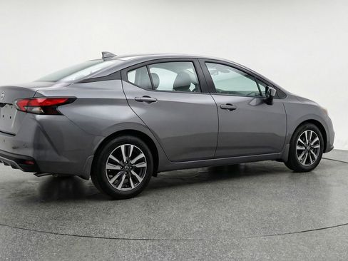 Used 2025 Nissan Versa SV image 9