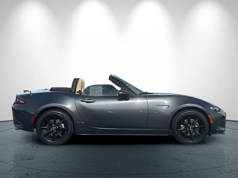 Used 2016 MAZDA MX-5 Miata Grand Touring image 3