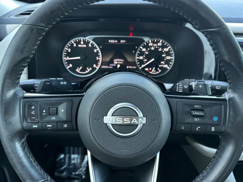 Used 2022 Nissan Pathfinder SV w/ SV Black Package FWD image 31