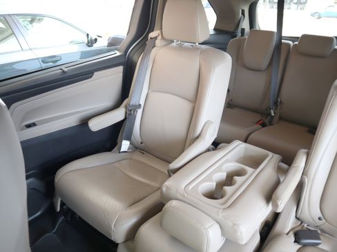 Used 2018 Honda Odyssey EX-L image 22