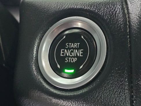Used 2022 GMC Yukon SLT w/ SLT Luxury Package AWD/4WD image 19