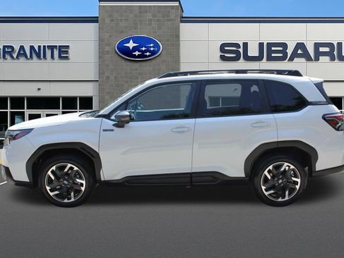 Used 2025 Subaru Forester Premium AWD/4WD image 7