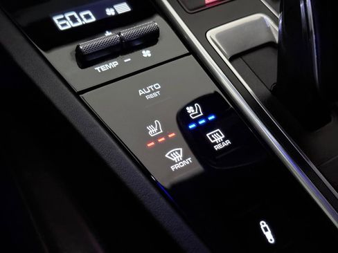 Used 2019 Porsche Cayenne Turbo AWD/4WD image 39