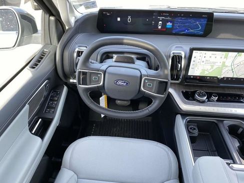 New 2026 Ford Expedition Max Platinum w/ Platinum Ultimate Package AWD/4WD image 10